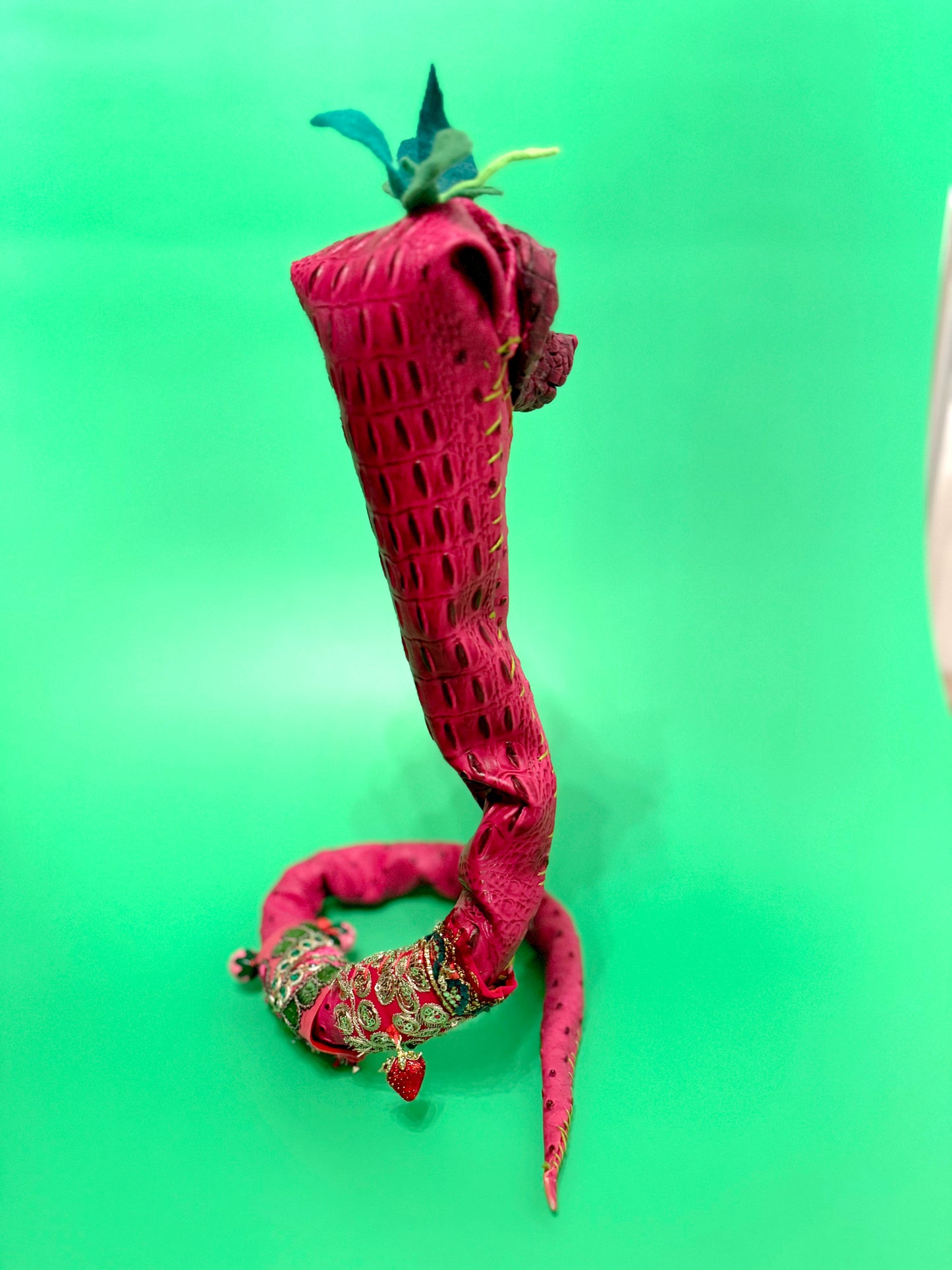 Strawberry Snake III Poppet