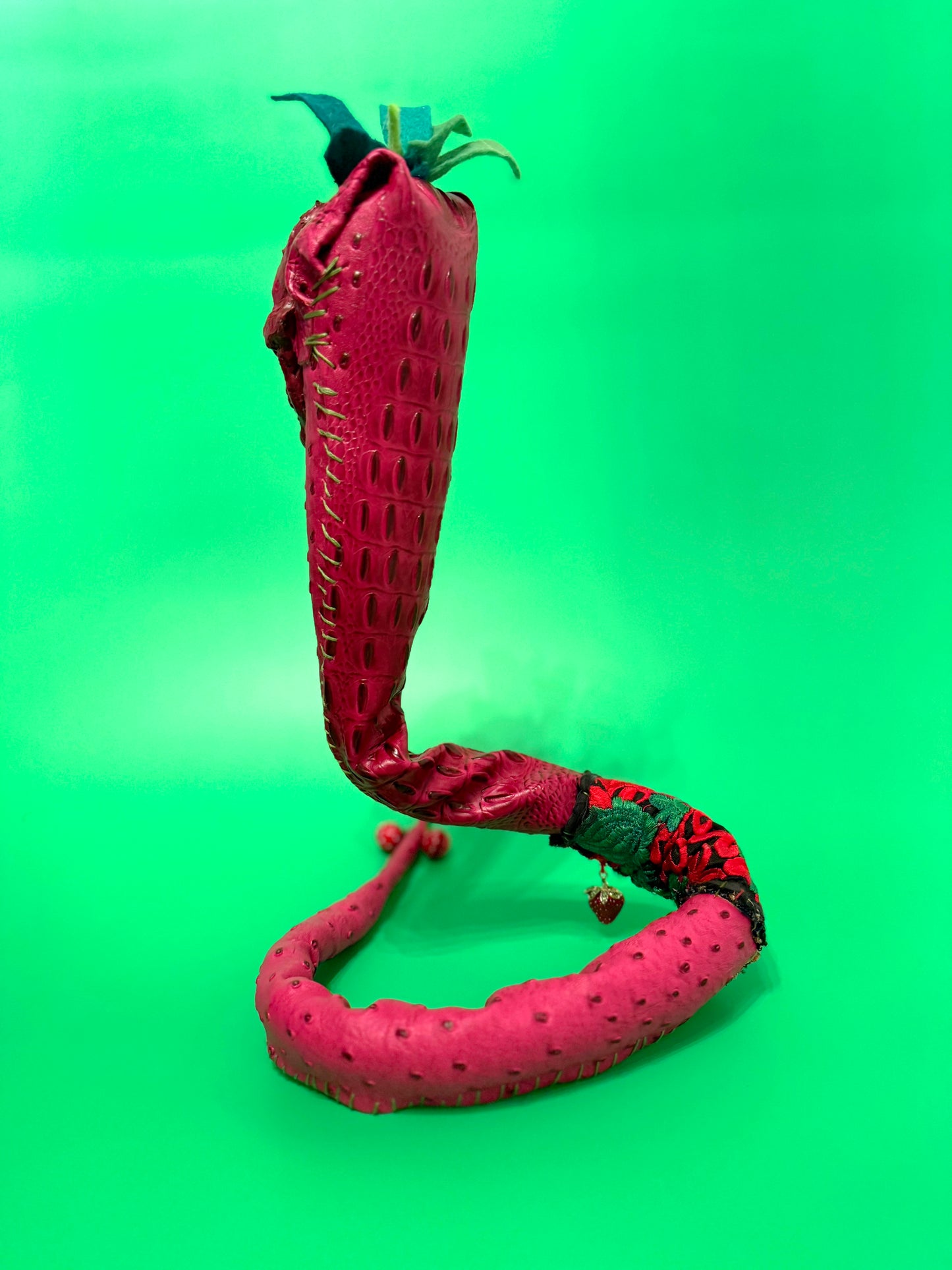 Strawberry Snake II Poppet