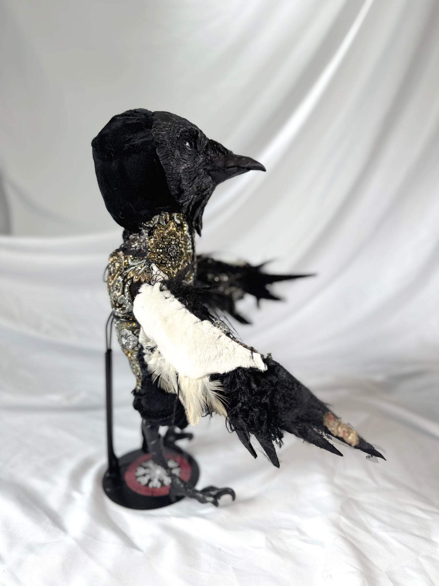 Magpie Poppet I