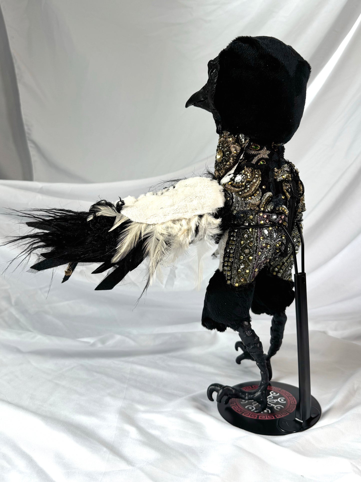 Magpie Poppet I